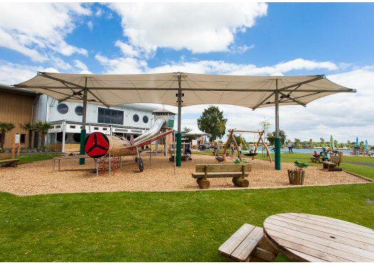 Tattershall Luxury Hot Tub Caravan ภายนอก รูปภาพ