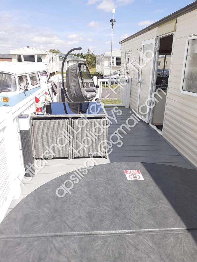 Tattershall Luxury Hot Tub Caravan ภายนอก รูปภาพ
