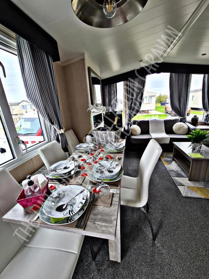 Tattershall Luxury Hot Tub Caravan ภายนอก รูปภาพ